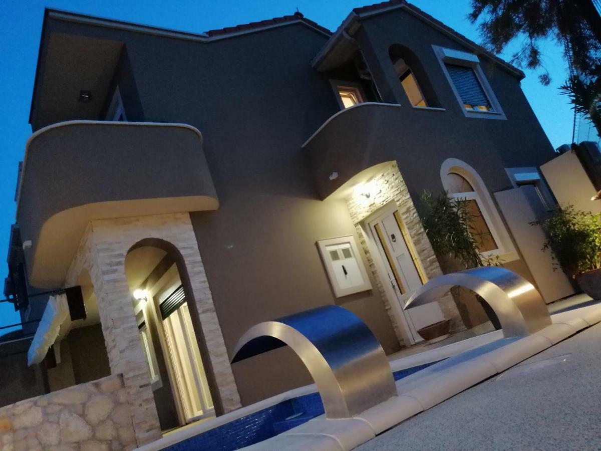 Villa Insula Ventum Trogir Eksteriør billede
