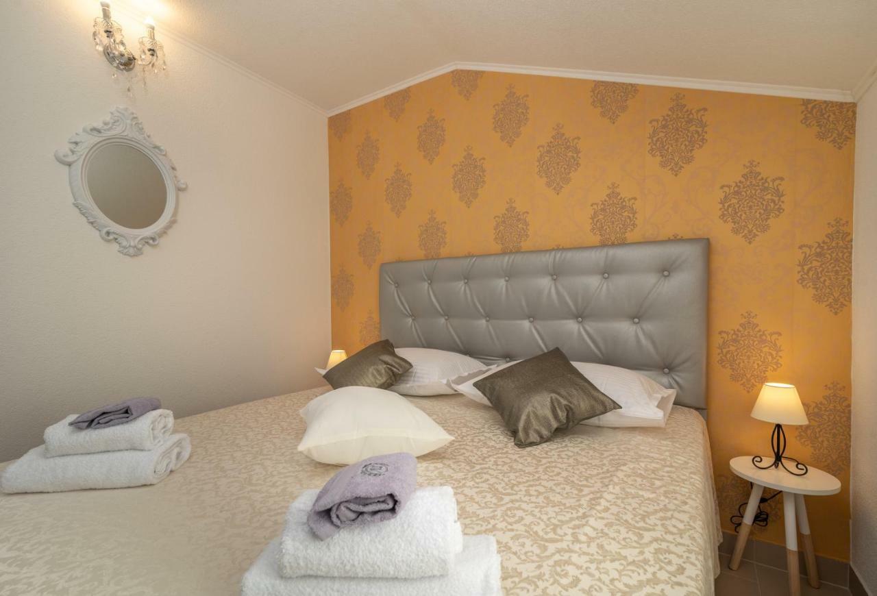 Villa Insula Ventum Trogir Eksteriør billede