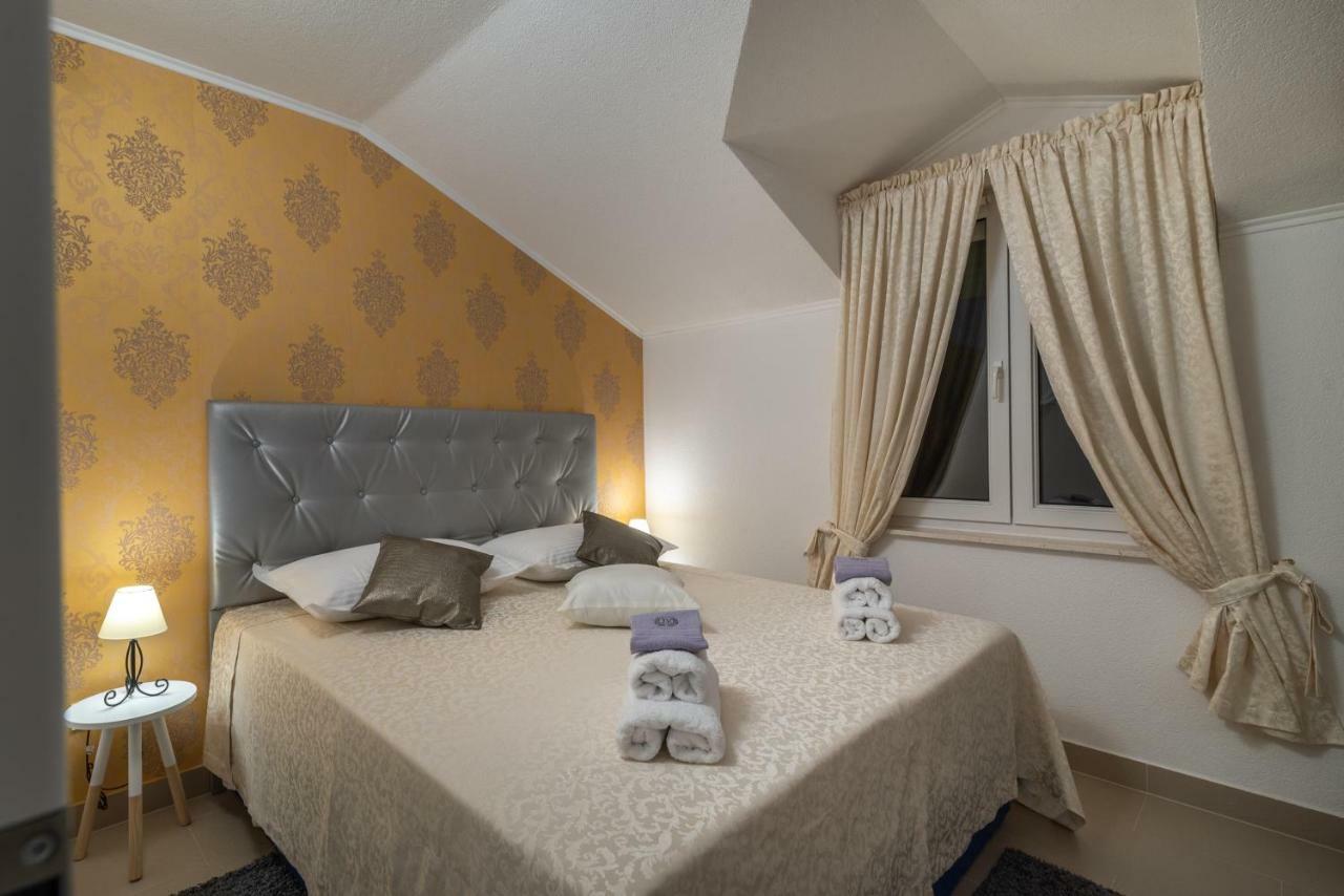 Villa Insula Ventum Trogir Eksteriør billede