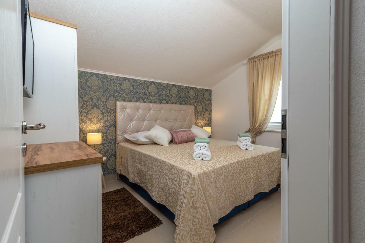 Villa Insula Ventum Trogir Eksteriør billede